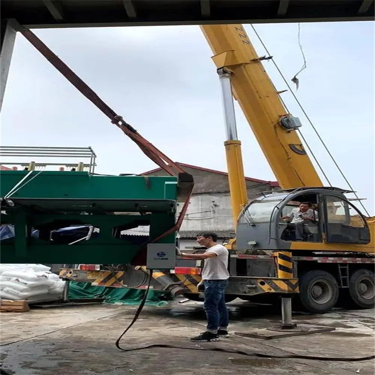 修武吊车怎么吊30米钢筋笼